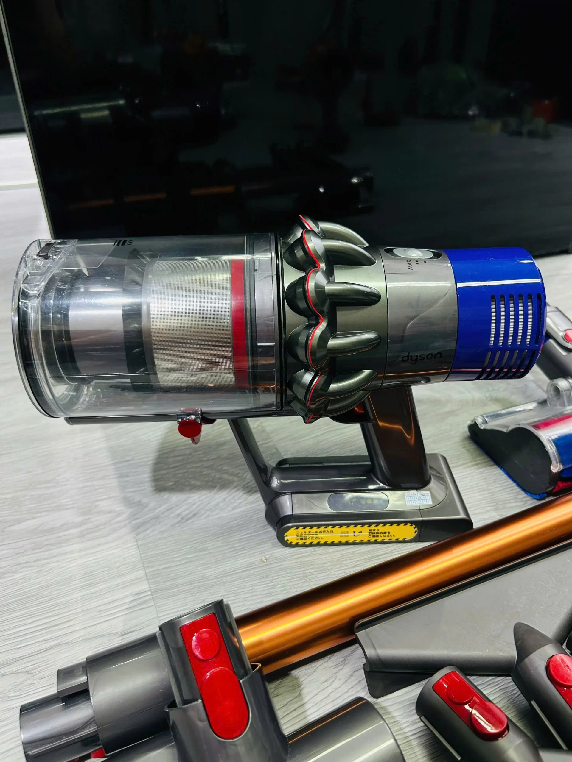 Máy Hút Bụi Không Dây Dyson V10 Fluffy 7 Máy Hút Bụi Không Dây Dyson V10 Fluffy - Ảnh 5