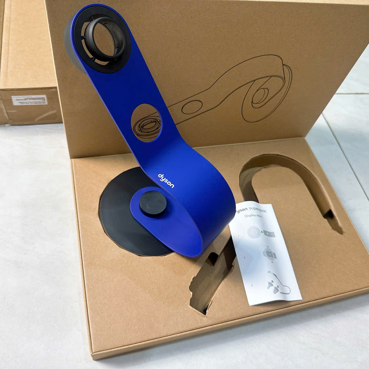 Giá Đỡ Máy Sấy Tóc Dyson Supersonic Hair Dryer Stand Chính Hãng 38 1787733149570 5142405093712662475 g2946230811865931381 5fb1ebad906b84d7c2df71a2732830a5