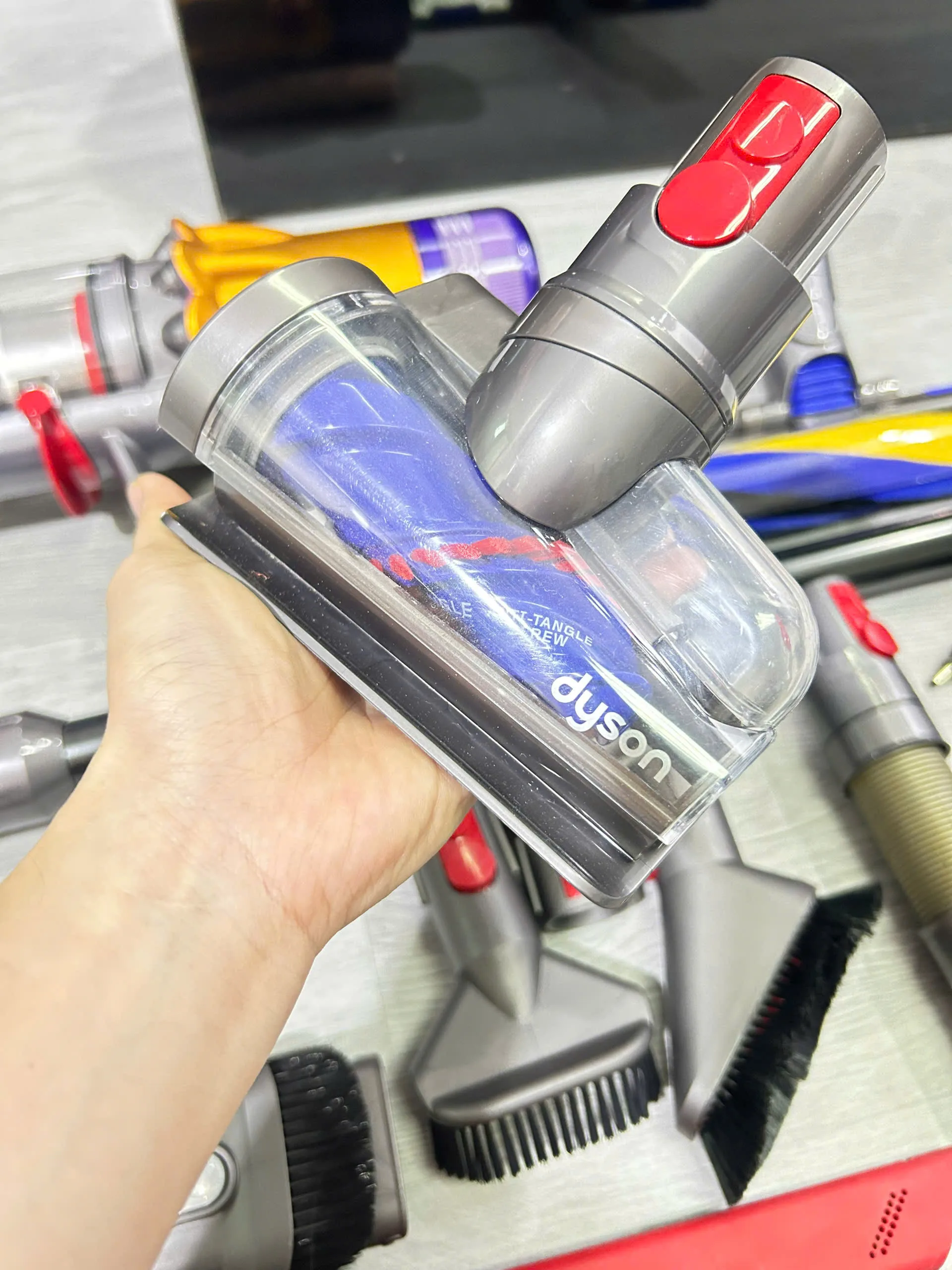 Máy hút bụi Dyson V12 Detect Slim Absolute - Làm Sạch Tuyệt Đối 7 Máy hút bụi Dyson V12 Detect Slim Absolute - Làm Sạch Tuyệt Đối - Ảnh 6
