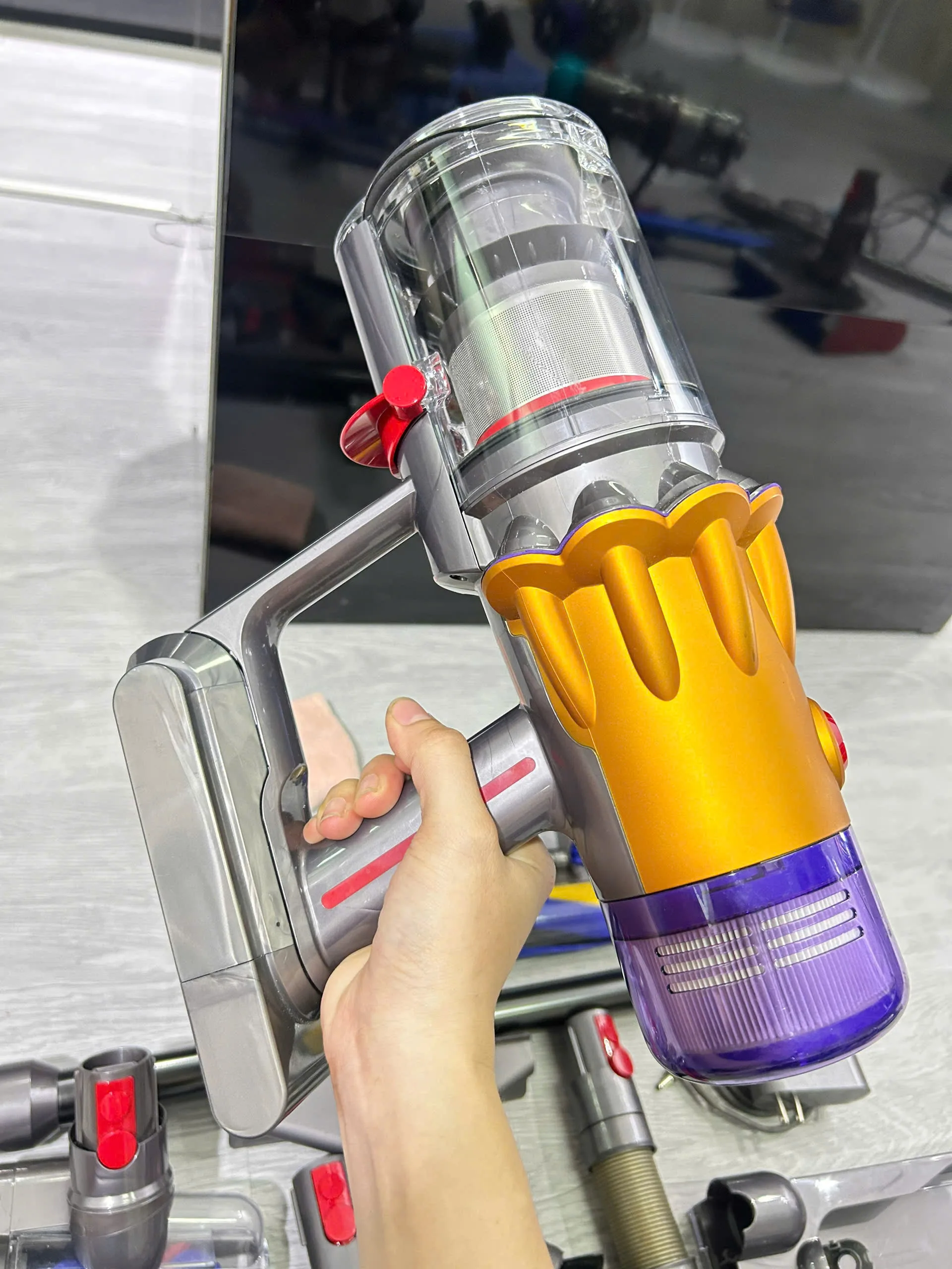 Máy hút bụi Dyson V12 Detect Slim Absolute - Làm Sạch Tuyệt Đối 6 Máy hút bụi Dyson V12 Detect Slim Absolute - Làm Sạch Tuyệt Đối - Ảnh 5