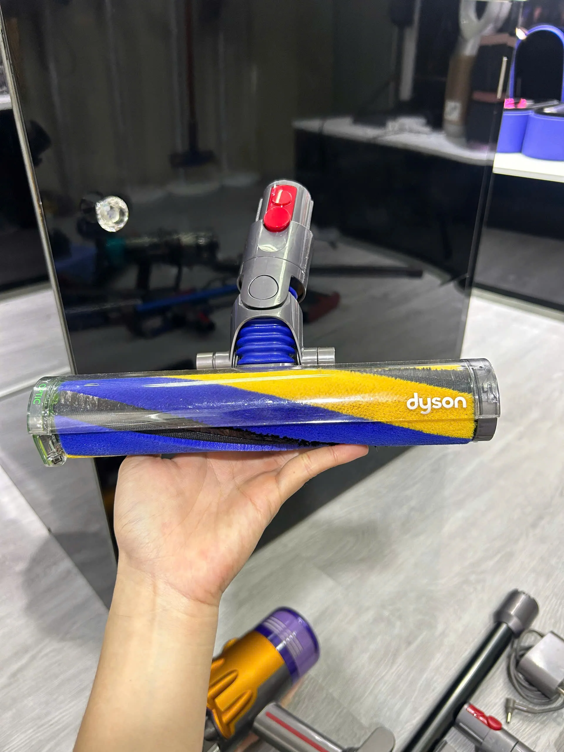 Máy hút bụi Dyson V12 Detect Slim Absolute - Làm Sạch Tuyệt Đối 9 Máy hút bụi Dyson V12 Detect Slim Absolute - Làm Sạch Tuyệt Đối - Ảnh 8
