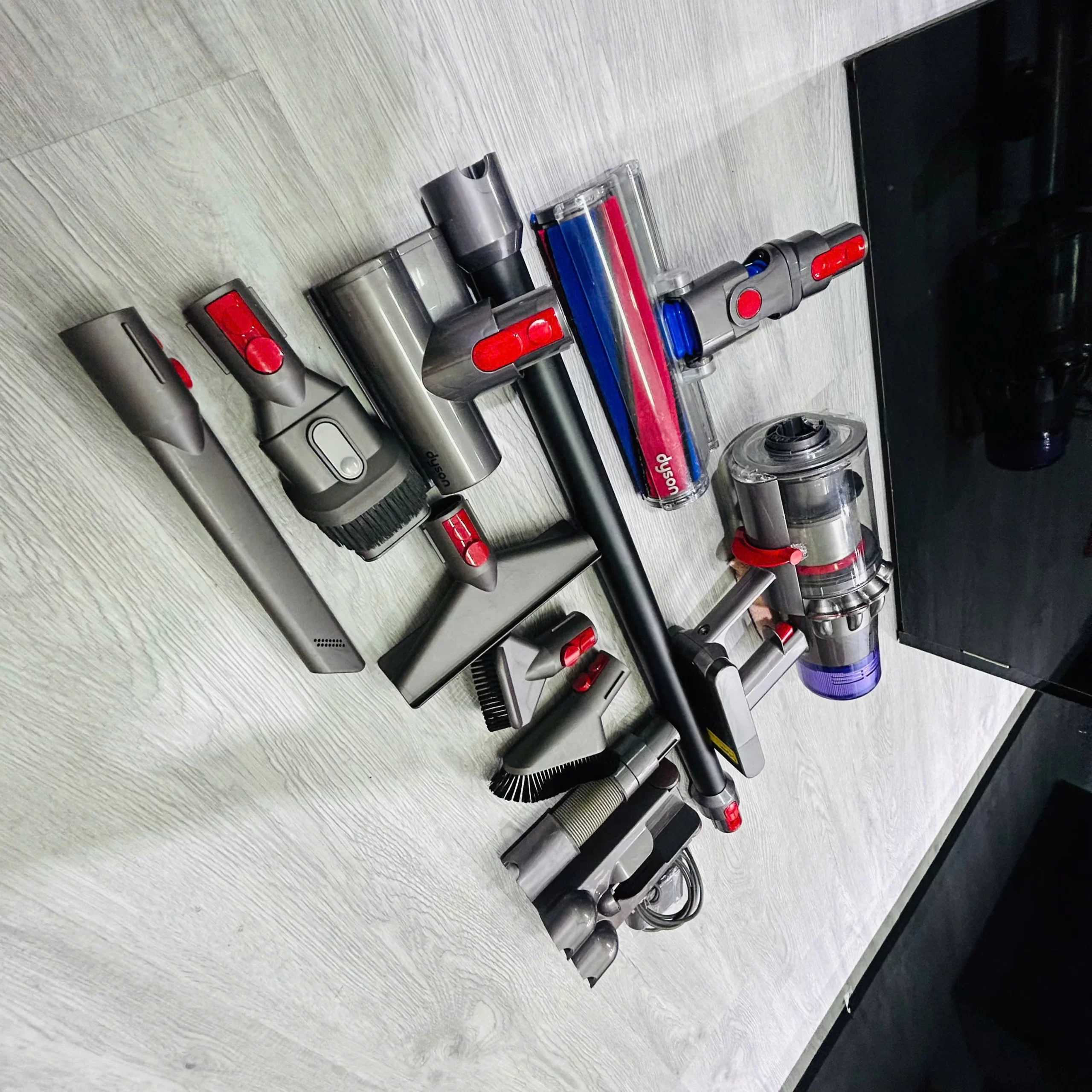 Máy hút bụi không dây Dyson V11 Fluffy - Nội Địa Nhật 7 Máy hút bụi không dây Dyson V11 Fluffy - Nội Địa Nhật - Ảnh 5