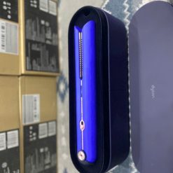 Hộp đựng máy duỗi tóc Dyson Corrale bằng da màu xanh phổ 9 08641b44 0d76 4795 84d7 38f1a794c53b