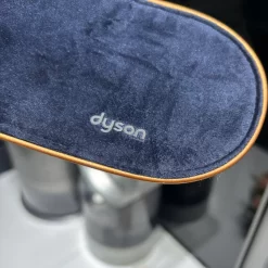 Thảm nhung chịu nhiệt cho máy sấy duỗi Dyson Airstrait Velvet heat-resistant mat 13 z7509741414571 ab0cd18121c253c1c069a7627120510e Photoroom