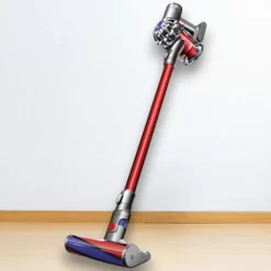 Dyson V6